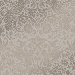 Vliestapete Strawberry Thief Natur: florales Muster mit Vögeln und Erdbeeren in Beige/Gold.