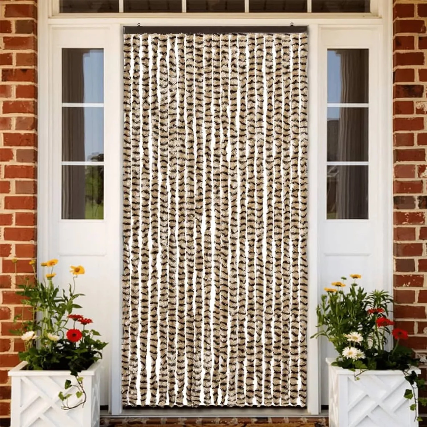 Beige-brauner Insektenschutz-Vorhang aus Chenille (90x220 cm) vor einer Tür.