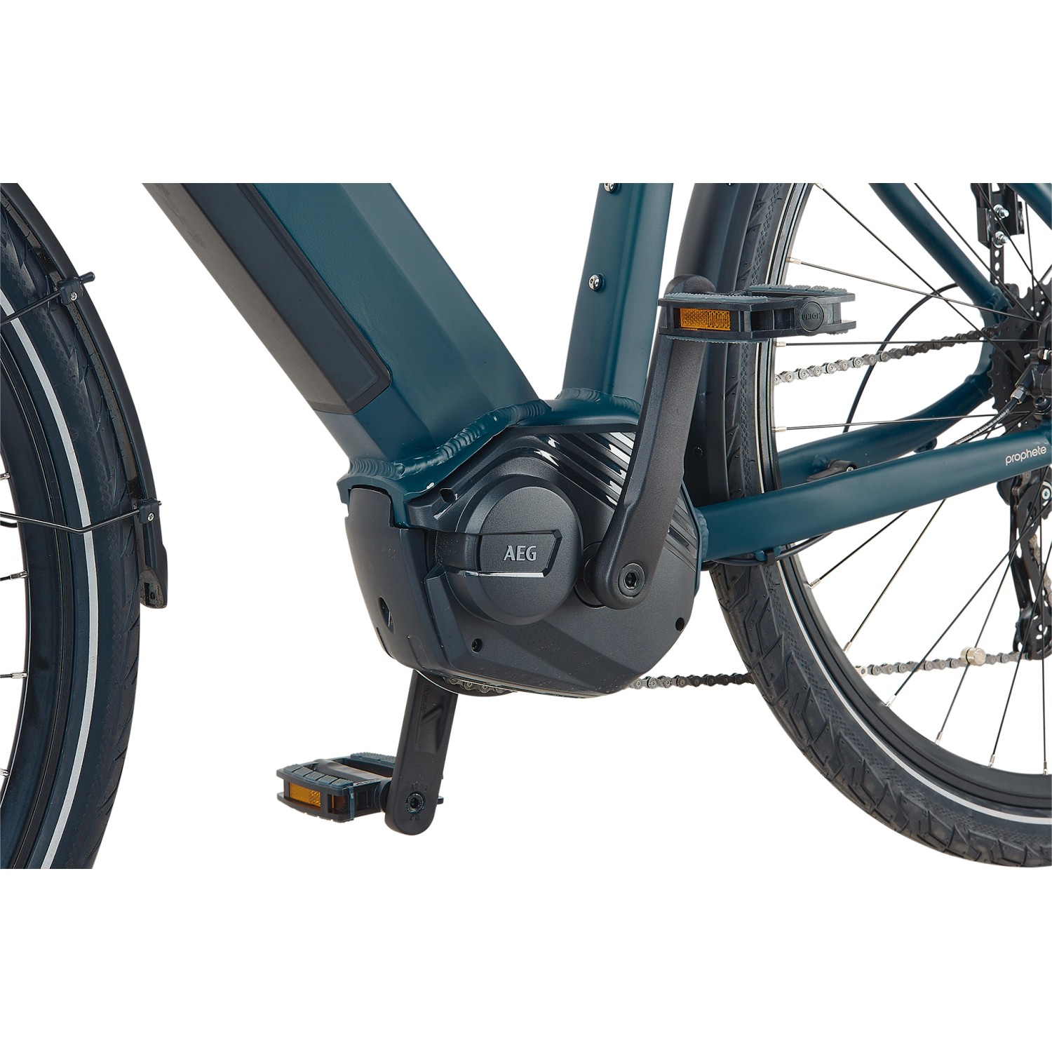 Detailaufnahme: Perlnachtblaues Prophete Trekking E-Bike Entdecker 3.0 mit AEG Mittelmotor.