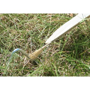 Detailaufnahme Hering und Befestigung für Floracord Dreieck Sonnensegel.