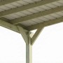 Nahaufnahme der grünen Holzkonstruktion eines Skan Holz Carports mit stabilen Pfosten und Stahl-Dachplatten.