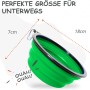 Grüner, faltbarer Reisenapf für Hunde mit Karabiner und Größenangaben.