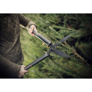 Fiskars Heckenschere SingleStep HS22 (58 cm) im Einsatz beim Heckenschnitt.