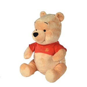 Disney Winnie Puuh Plüschfigur, 25 cm, klassische Ausführung mit rotem Shirt und Bienen-Stickerei.