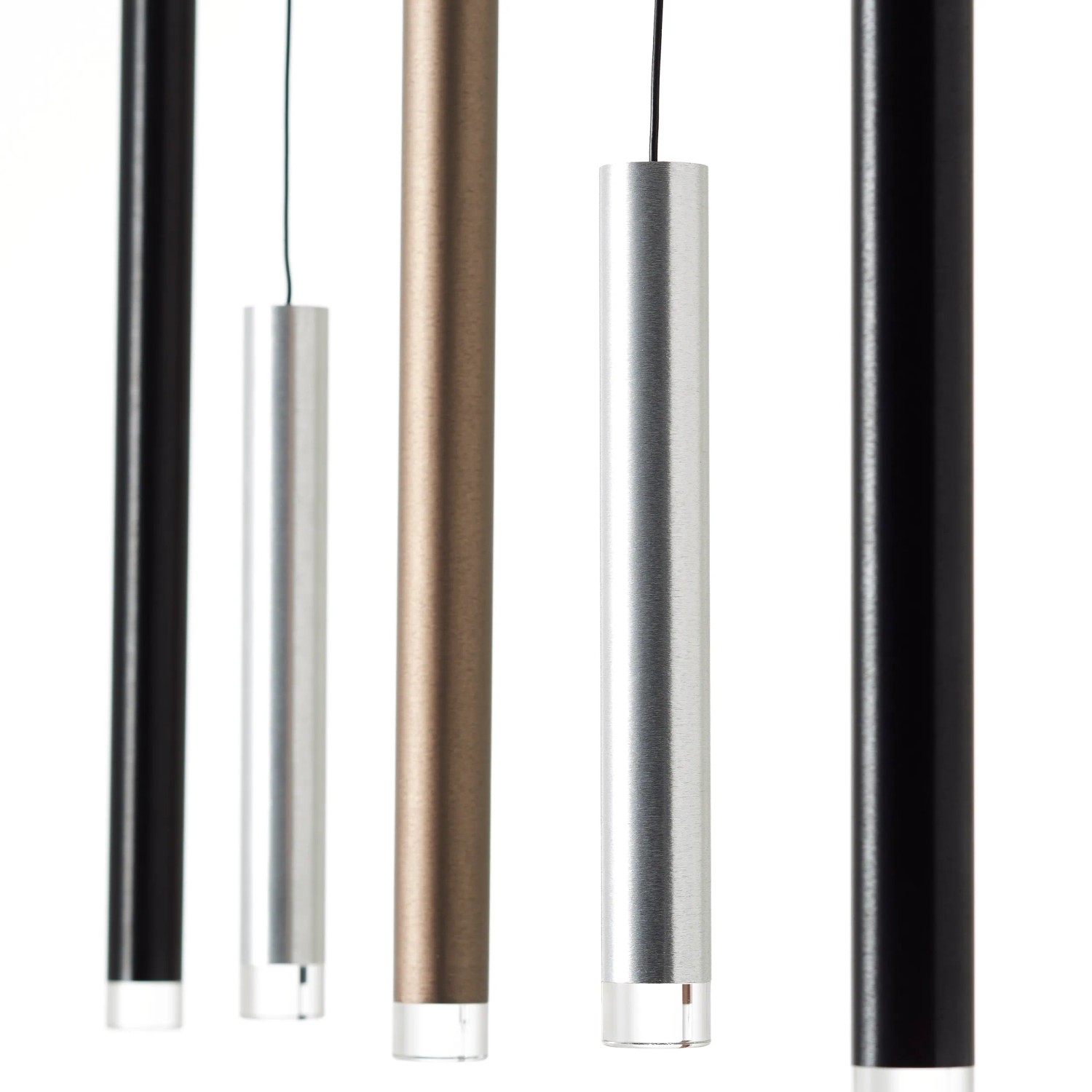 Brilliant LED-Pendelleuchte Cembalo 5er Braun, moderne Hängelampe in Braun-, Silber- und Schwarztönen.