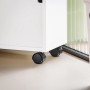 Detailaufnahme: Weißer SoBuy Nischenschrank BZR02-W mit schwarzen Rollen.