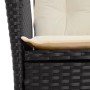 Detailansicht: Schwarzer Poly Rattan Gartenstuhl mit cremefarbenen Kissen, Teil der 7-tlg. Essgruppe.
