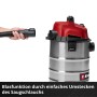 Einhell Nass-Trockensauger TC-VC 3055 S: Hand steckt Saugschlauch für Blasfunktion in rotes Gerät.