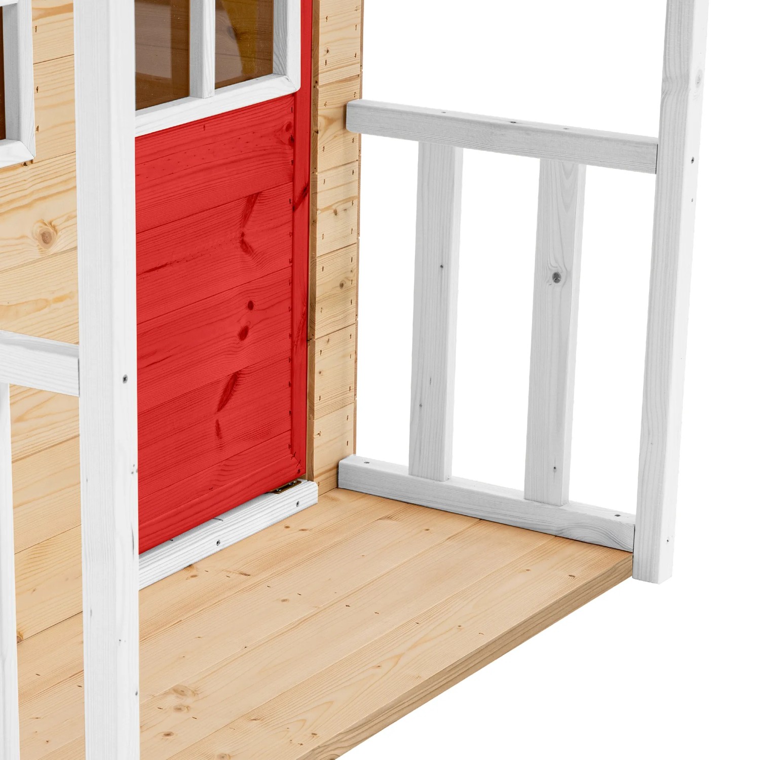 Detailaufnahme: Zwerkules Spielhaus Lolla mit roter Tür und Veranda. FSC®-zertifiziertes Holz.
