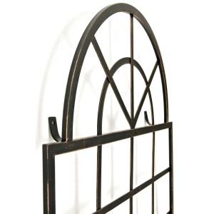 Dekoratives Rankgitter aus Metall in Bronze-Optik mit Bogen und Muster für Kletterpflanzen und Gartendekoration.