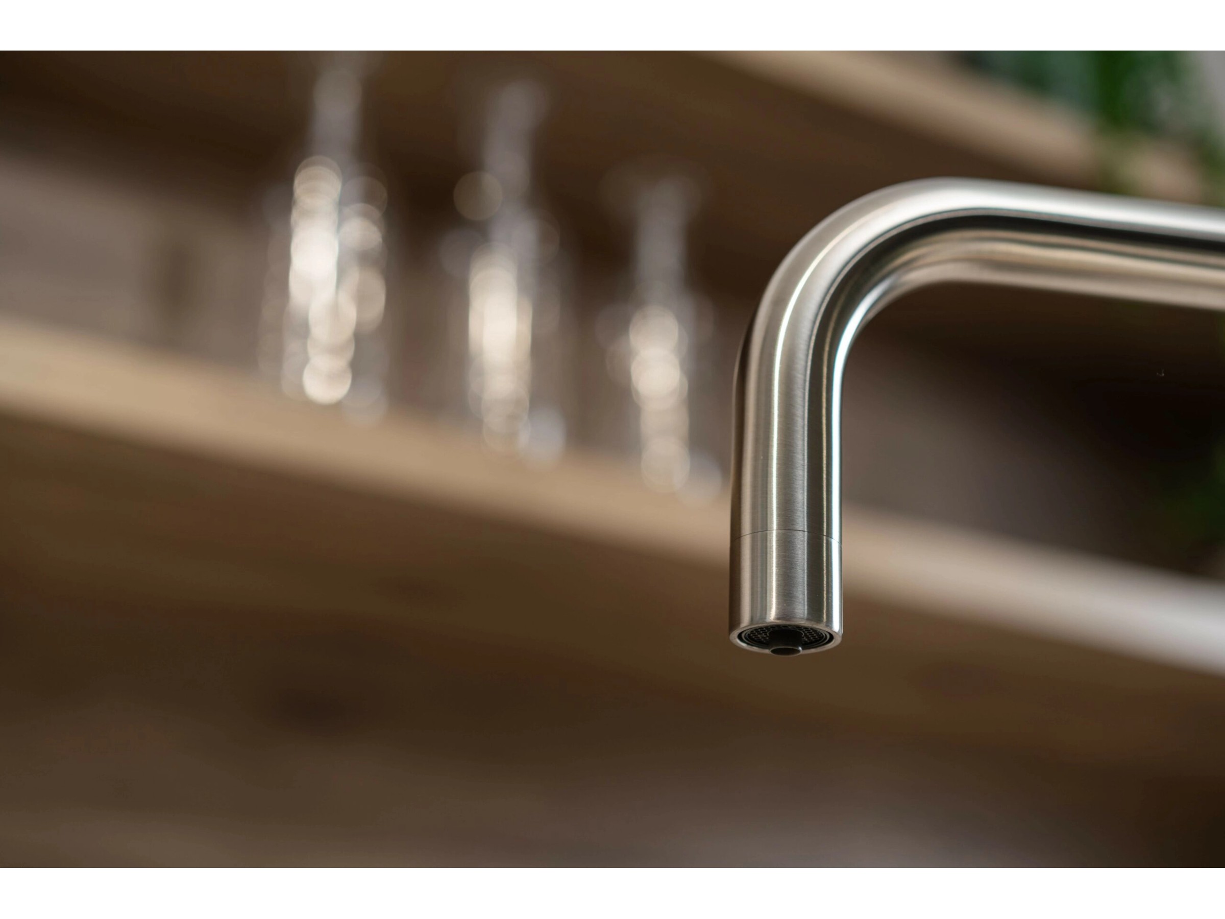 Deseegoal Ausziehbare Küchenarmatur Mit 3 Funktionen – Wasserfall-Design, 360° Drehbar, Schwarz, Für 1/3-Loch