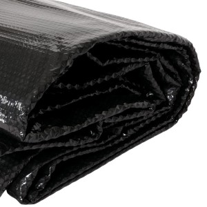Zusammengelegte, schwarze MCW Pool-Abdeckung 6x4m (400µm) aus PE-Folie.