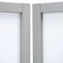 Detailansicht: Grauer Homestyle4u Paravent Raumteiler mit Holzrahmen und lichtdurchlässigem Stoff.