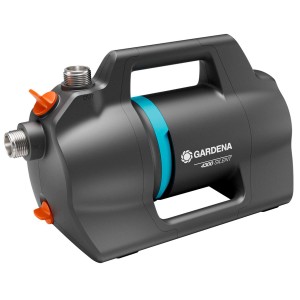 Gardena Gartenpumpe 4300 Silent: Graue Elektropumpe mit Tragegriff und blauem Akzent.