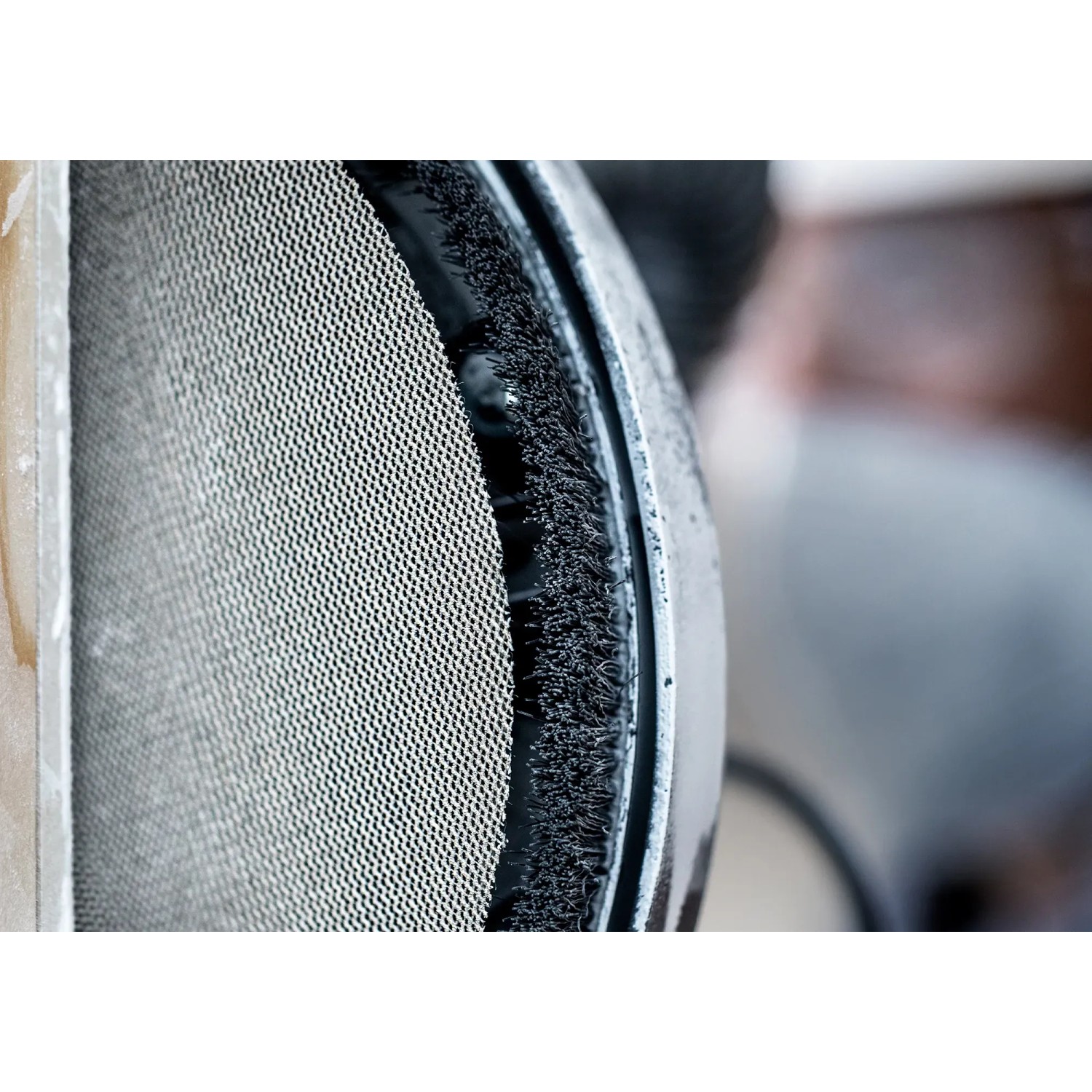 Detailaufnahme: Bosch Expert M480 Netzschleifblatt K120, Zubehör für Exzenterschleifer.