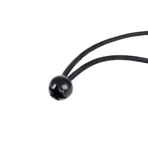 Nahaufnahme einer schwarzen Expanderschlinge mit Kugel. Robuster Planenspanner 6mm für Planen, Zelte, Camping.