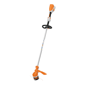 Leistungsstarke Stihl Akku-Motorsense FSA 70 R in Orange-Grau mit langem Schaft und Fadenmähkopf für Rasenpflege.