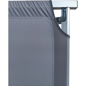 Detailansicht: Graue Campingliege Gaona mit Aluminiumgestell.