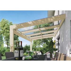 Unbehandelte Skan Holz Terrassenüberdachung Novara mit klarer Doppelstegplatte und Leimholzkonstruktion.