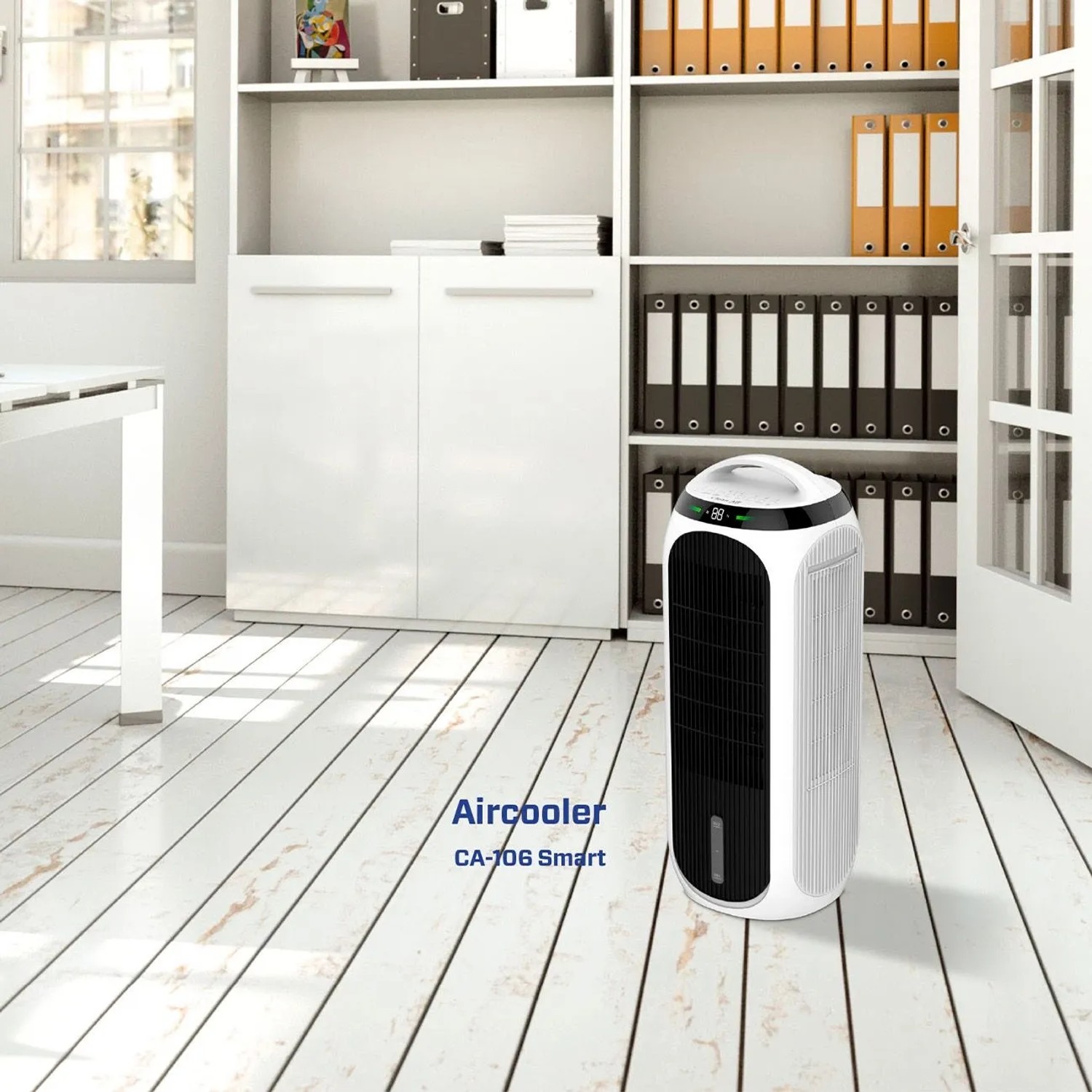 Weiß-schwarzer Clean Air Optima CA106 Smart 4in1 Luftkühler mit Display im modernen Büro. Ventilator, Luftreiniger, Befeuchter.