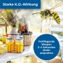Wespe vor gedecktem Tisch, bekämpft mit Protect Home FormineX Spezialspray.