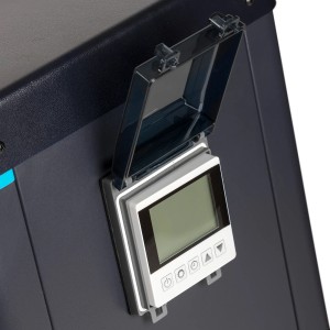 Detailaufnahme der grauen Gre Full-Inverter-Wärmepumpe mit Display und Bedienfeld.