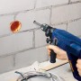 LUX Mauerdurchbruchbohrer Comfort beim Bohren in Mauerwerk, 8 mm Durchmesser.