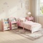 Rosa-weißes AIYAPLAY Kinderbett aus MDF mit lächelndem Wolken-Kopfteil und niedrigen Schutzleisten.