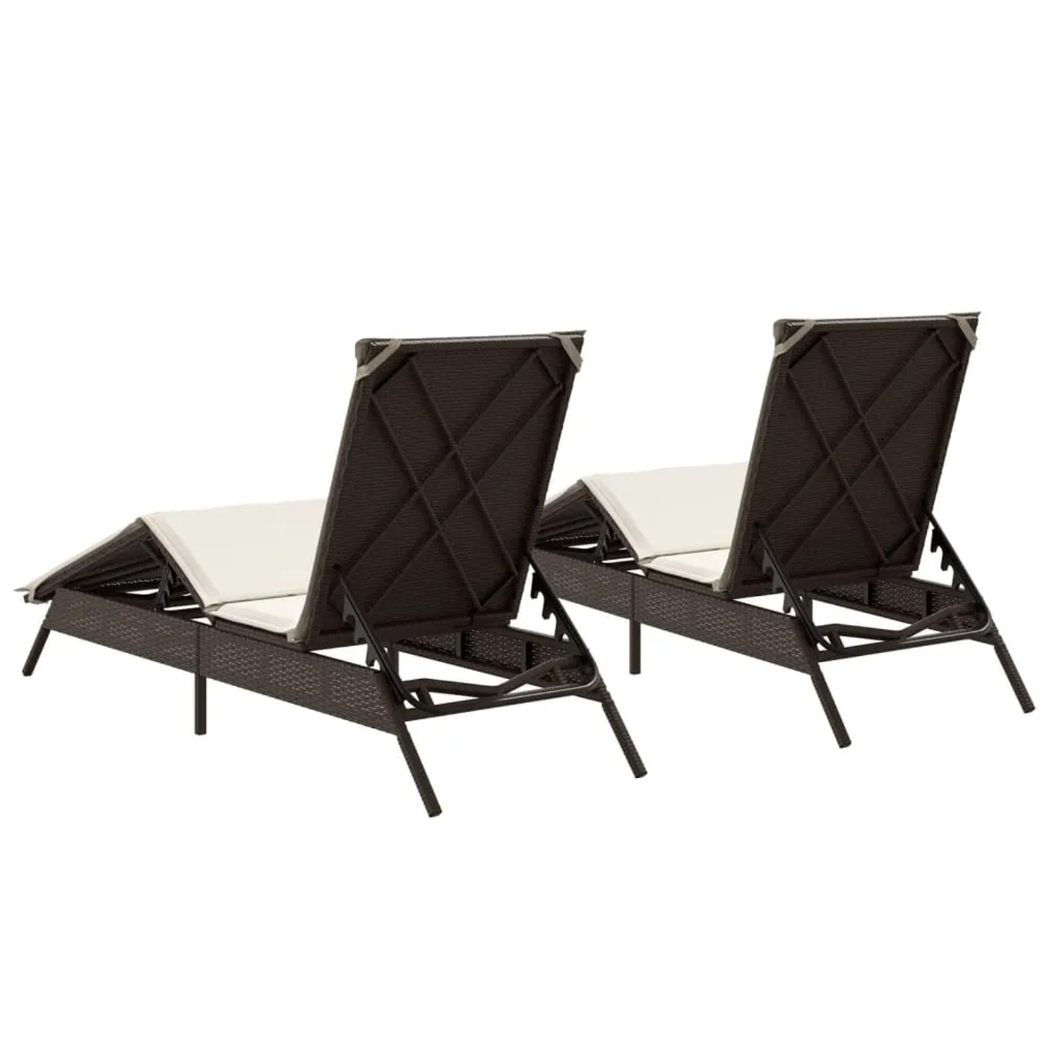 Zwei braune vidaXL Sonnenliegen aus Poly Rattan mit cremeweißen Auflagen.