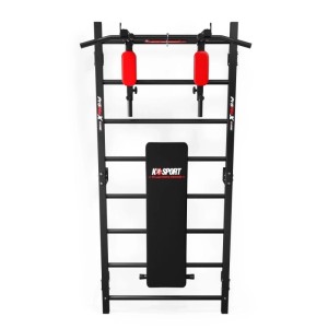 K-SPORT Sprossenwand mit Bank, Dip Station und Klimmzugstange für vielseitiges Training.