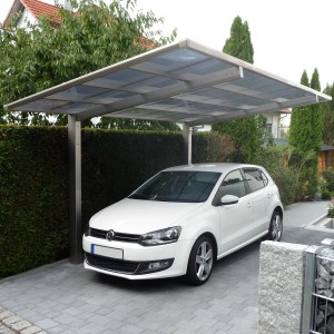 Ximax Carport Linea-80 im Edelstahl-Look mit Auto. Einzelcarport mit transparentem Dach.