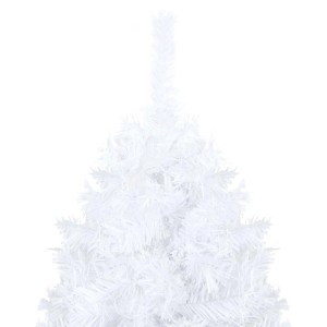 Detailaufnahme: Weißer, künstlicher Weihnachtsbaum mit Beleuchtung und Kugeln.