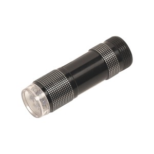 Schwarze 9 LED Taschenlampe aus Aluminium mit Batterien.