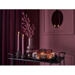 Dekorative Szene mit Teelichthalter Midnight Mystery, dunkelgrau, aus Glas, 7 cm, auf einem Servierwagen.