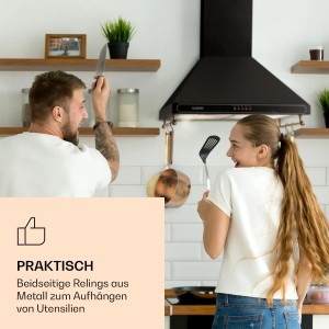 Schwarze Klarstein Victoria Dunstabzugshaube (60cm) im Retro-Design mit zwei Personen in der Küche.
