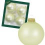 Vier matte, elfenbeinfarbene Krebs Glas Lauscha Weihnachtskugeln (8cm) mit goldenen Aufhängern, als 4er-Set.