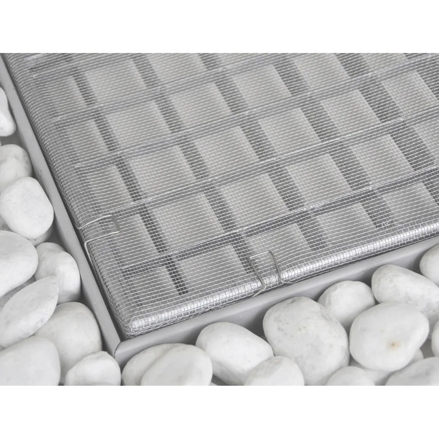 OBI Lichtschachtabdeckung Alu Rolle, 60x120cm, 2er-Pack, mit Montage-Zubehör. Schutz vor Laub und Insekten.