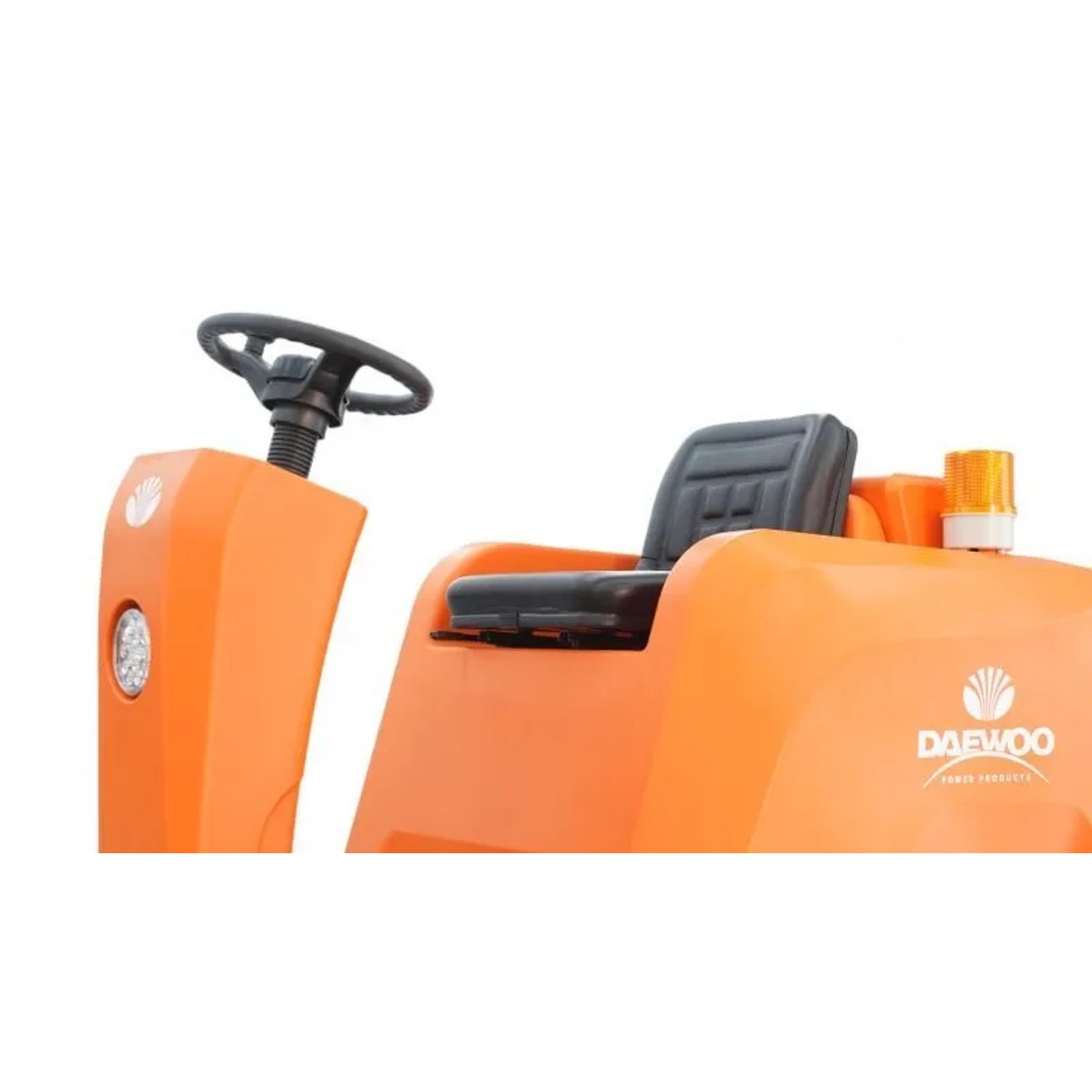 Orange DeTec. Daewoo Aufsitz Kehrmaschine mit Lenkrad, Sitz und Warnleuchte. Effiziente Bodenreinigung.
