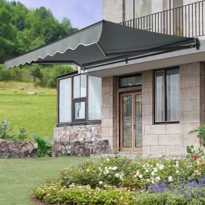 Ausgefahrene graue Gelenkarmmarkise (400x300 cm) am Haus montiert. Sonnenschutz für Terrasse und Balkon.