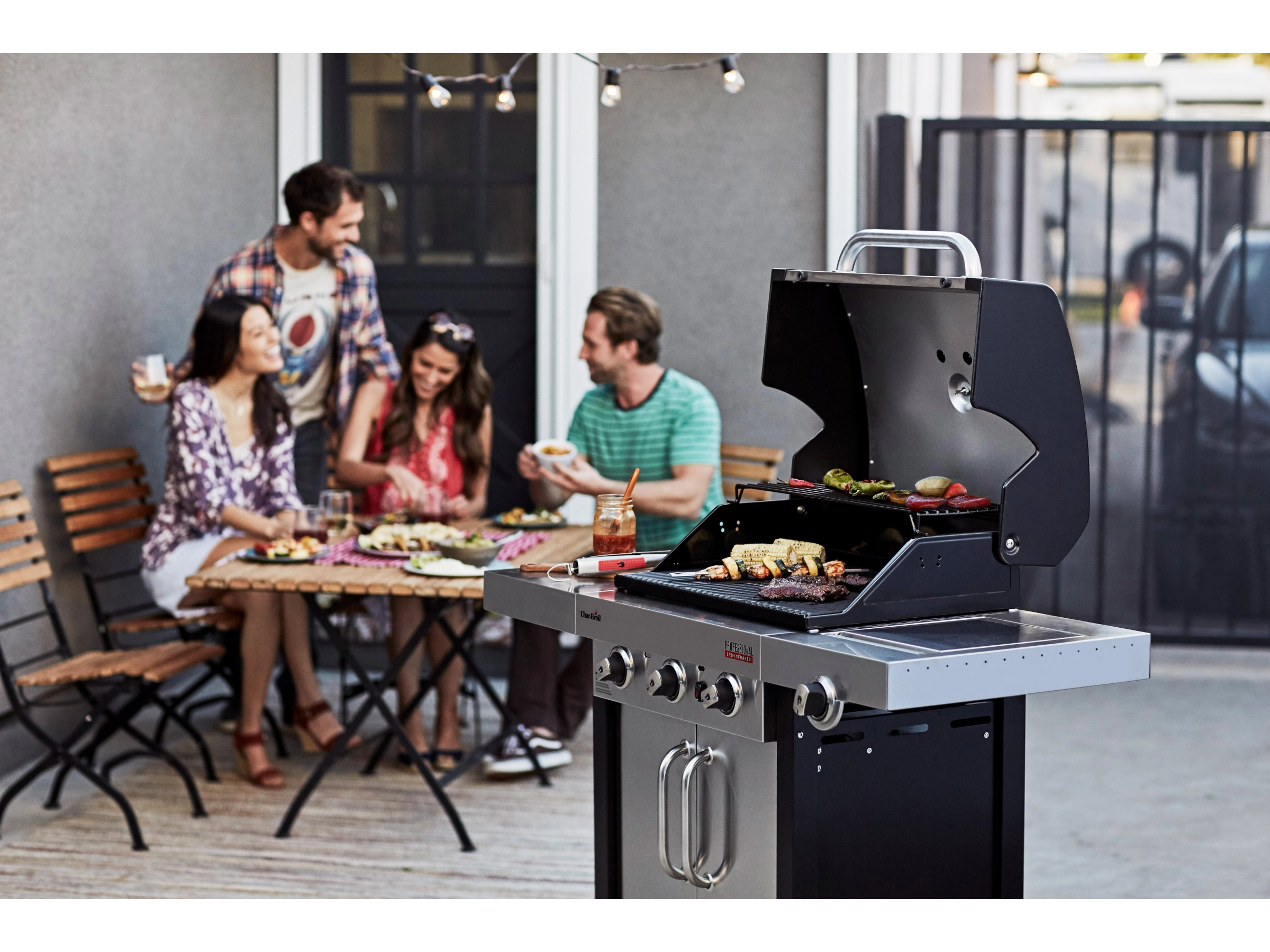 Char Broil Gasgrill Professional 3400 S mit 3 Brennern Tru Infrared System kaufen bei OBI