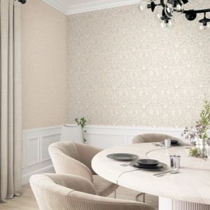 Beige-blaue Marburg Vliestapete im Landhausstil mit floralem Muster an der Wand.