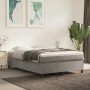 Hellgraues vidaXL Boxspringbett 140x200 cm mit Samtbezug und Matratze.
