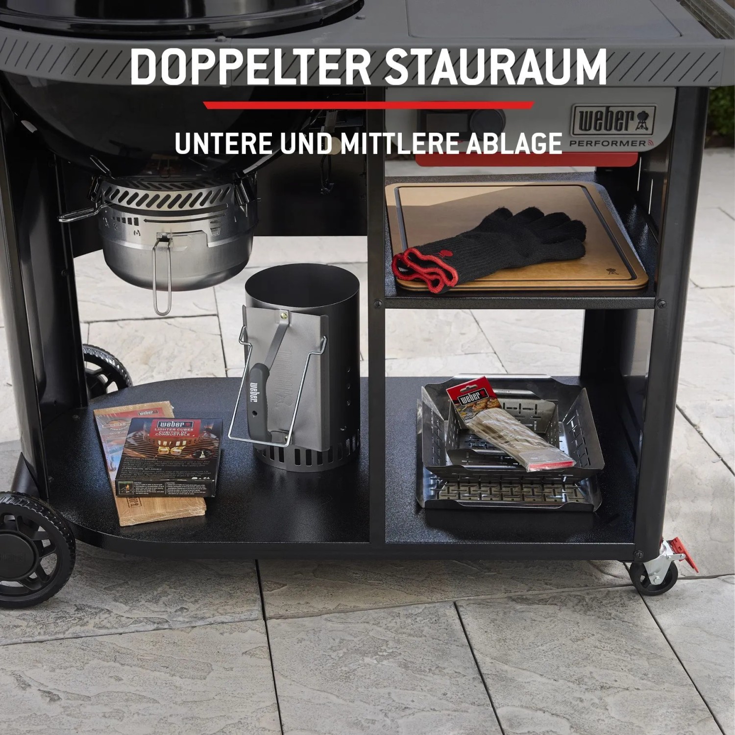 Detailaufnahme: Weber Holzkohlegrill Performer Premium Smart 57 cm mit Stauraum und Zubehör.
