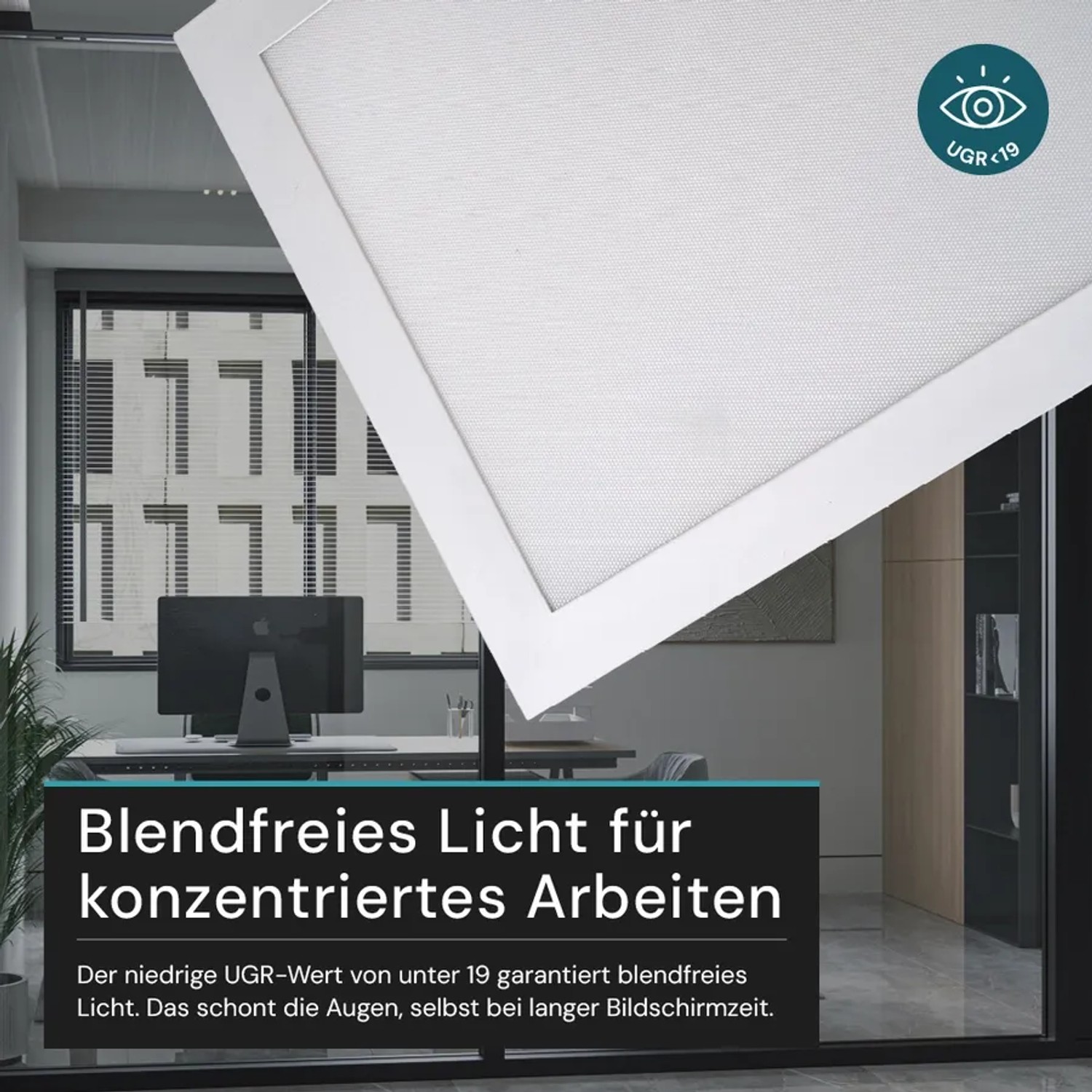 Weißes LUXULA LITEQ LED Panel 100x25cm im Büro, blendfrei und dimmbar.