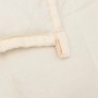 Hellcremefarbene Gewichtsdecke (220x235 cm, 15 kg) aus Stoff, Detailansicht.