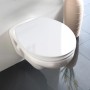 Wand-WC mit hochglänzendem, weißem Acryl WC-Sitz mit Absenkautomatik von Wenko.