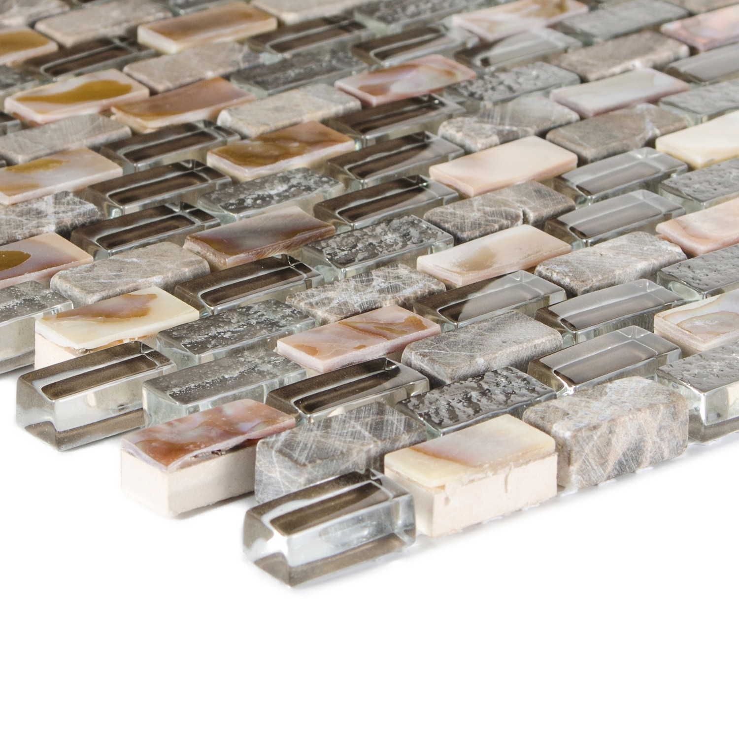 Mosaikfliese Glas Stein 5th Avenue Dark, 28,5x28,5 cm, in Braun- und Grautönen.