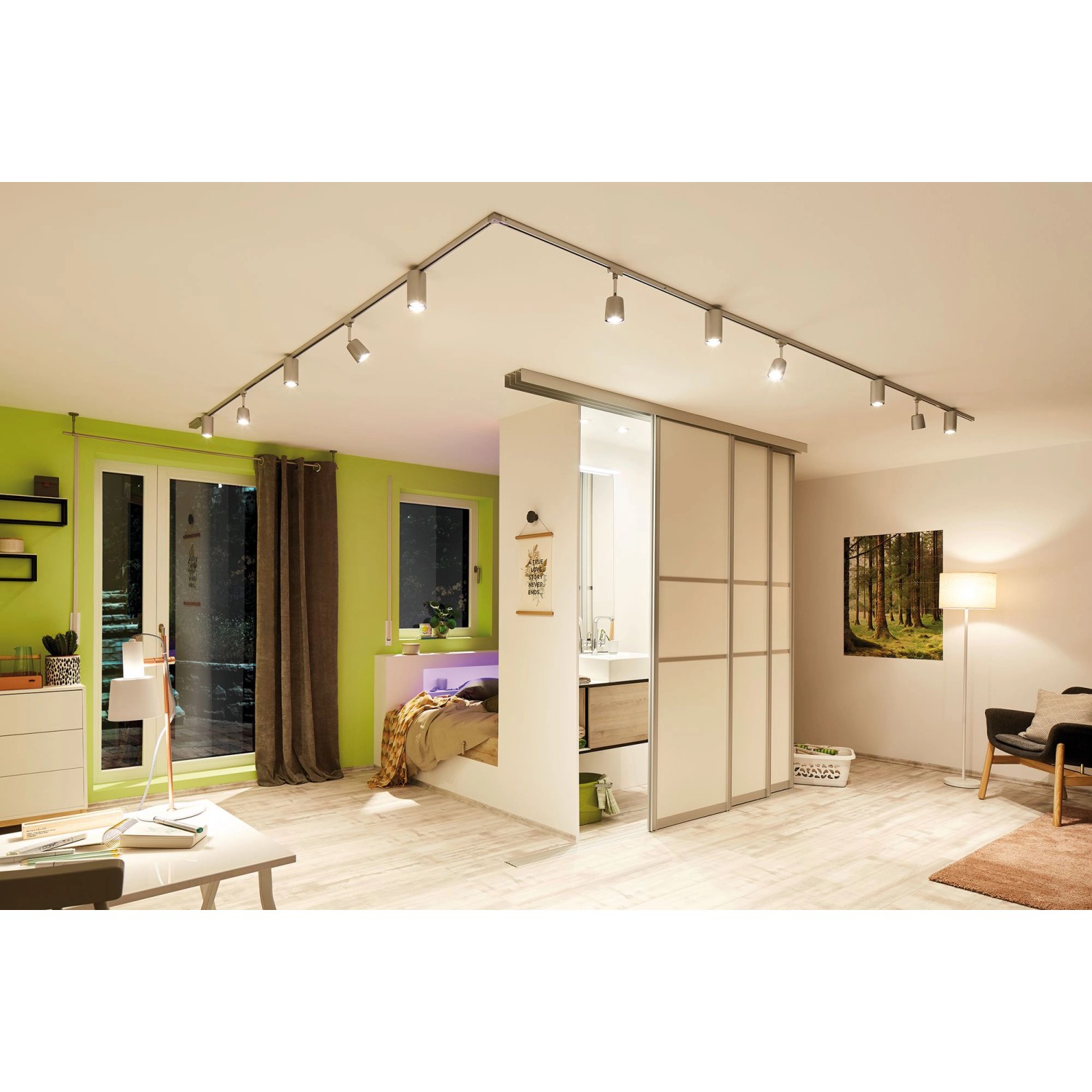 Modernes Wohnzimmer mit Paulmann GU10 Leuchtmittel in einer Schienenbeleuchtung.