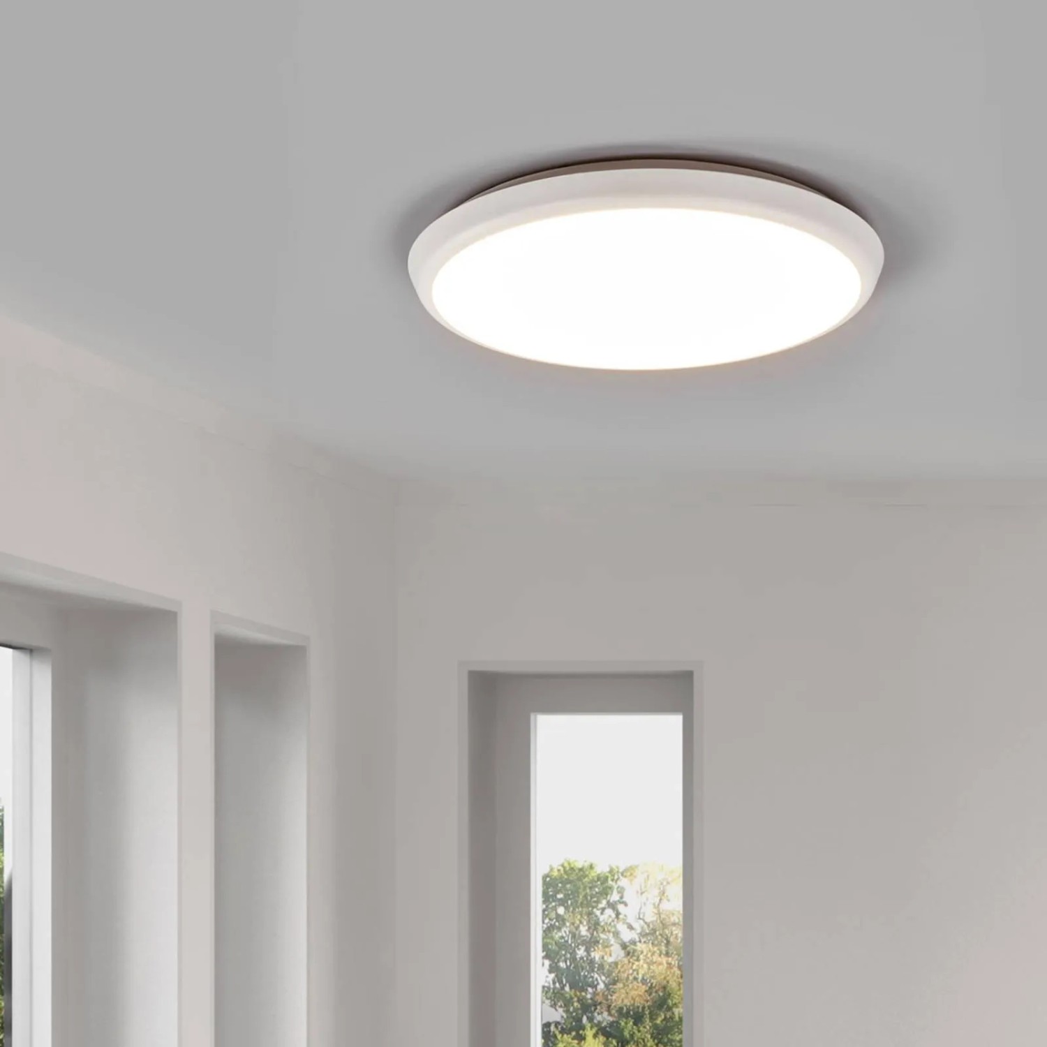 Weiße, runde Arcchio LED Deckenleuchte Augustin für Bad, dimmbar, IP54.