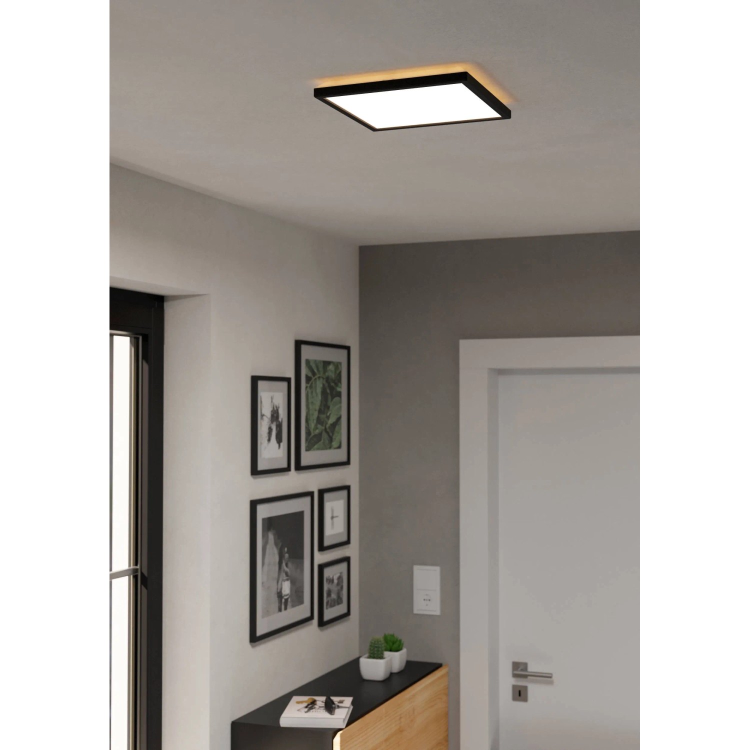 Quadratische, schwarze LED-Deckenleuchte Rovito-Z von Eglo Connect, 29x29 cm, mit RGB-Funktion.